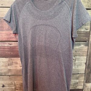 Lululemon Athletica Heathered Gray Short Sleeve Tee